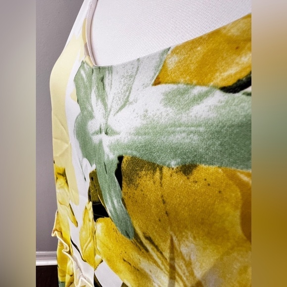 Hayden Yellow Floral Dress size small - Picture 5 of 13